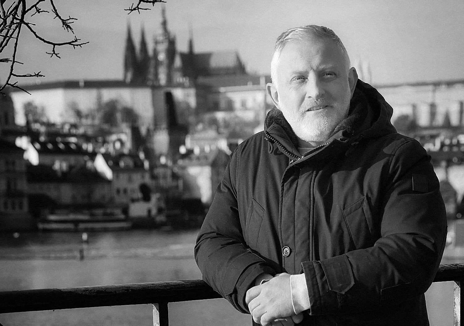 Martin Stufi outdoors